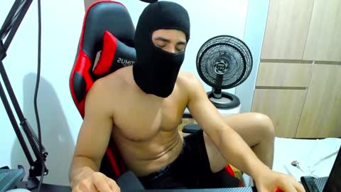 calihotcaliente27 online show from December 8, 2024, 6:33 am