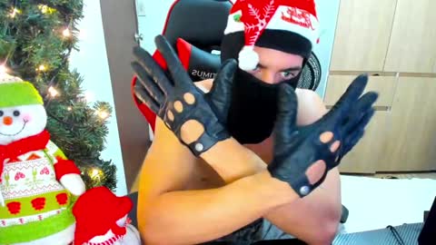 calihotcaliente27 online show from December 18, 2024, 2:06 pm