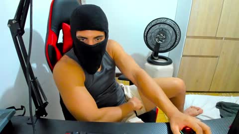 calihotcaliente27 online show from February 1, 2025, 2:34 pm