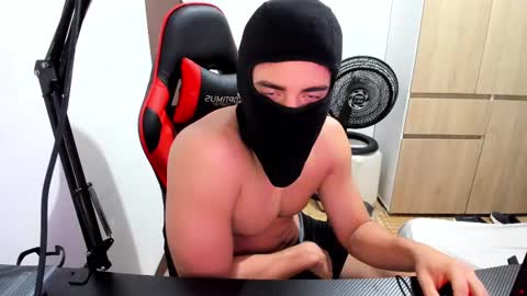 calihotcaliente27 online show from February 12, 2025, 10:35 am