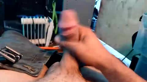 Calisguitar online show from November 21, 2025, 11:36 pm