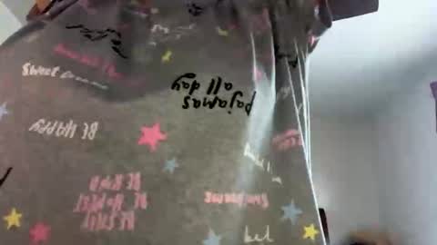 Snapshot of calishop1 chatting on December 3, 2025, 4:27 pm calishop1 online show from December 3, 2025, 4:27 pm