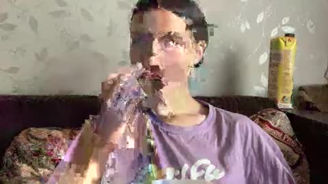 Snapshot of call_me_dad_ chatting on September 29, 2025, 5:34 am Anna online show from September 29, 2025, 5:34 am