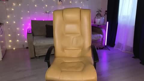 Dasha       inst       dasha is nice online show from November 2, 2025, 10:50 am