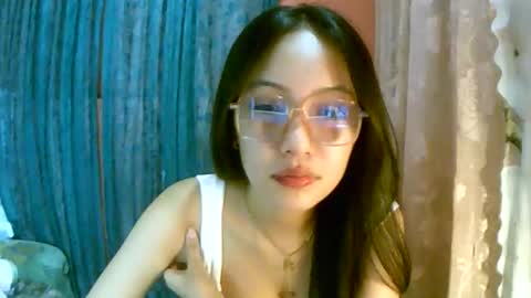 Snapshot of calla_freya chatting on October 27, 2025, 5:28 pm Freya online show from October 27, 2025, 5:28 pm