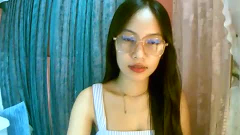 Snapshot of calla_freya chatting on November 18, 2025, 12:42 pm Freya online show from November 18, 2025, 12:42 pm