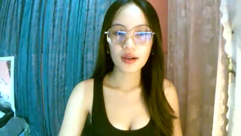 Snapshot of calla_freya chatting on December 1, 2025, 7:57 am Freya online show from December 1, 2025, 7:57 am