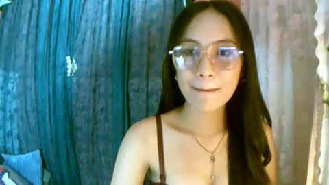 Snapshot of calla_freya chatting on December 17, 2025, 10:21 am Freya online show from December 17, 2025, 10:21 am