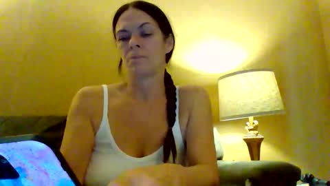 Calli online show from February 17, 2026, 4:31 am