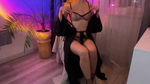 Snapshot of callipigia chatting on February 6, 2025, 8:23 pm callipigia online show from February 6, 2025, 8:23 pm