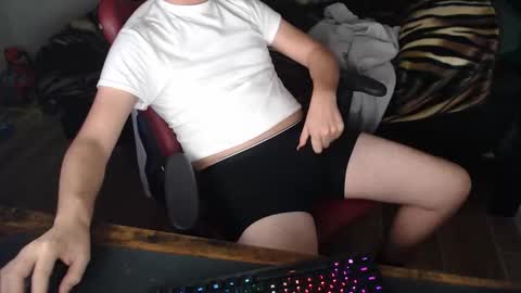 Snapshot of callmethe1 chatting on November 19, 2025, 6:24 am DesertBoy2023 online show from November 19, 2025, 6:24 am