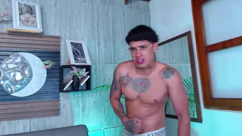 calvin913 online show from November 15, 2025, 9:39 am