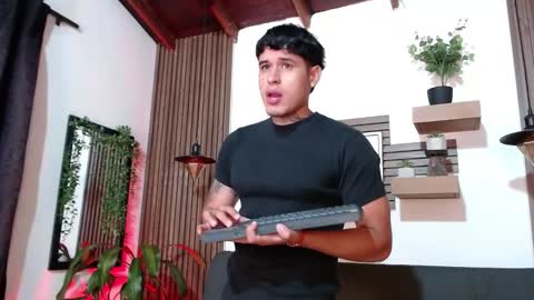 calvin913 online show from November 17, 2025, 8:53 am