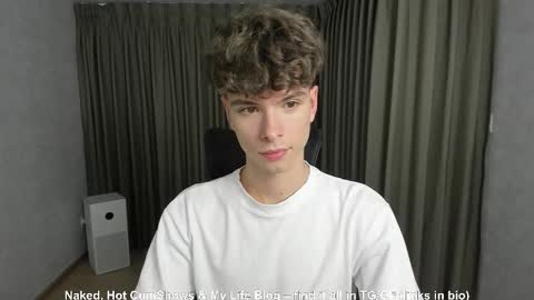 Hey I am Calvin  online show from October 26, 2025, 2:01 pm