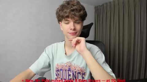 Snapshot of calvin_loves_you chatting on February 21, 2026, 5:14 pm Hey I am Calvin online show from February 21, 2026, 5:14 pm