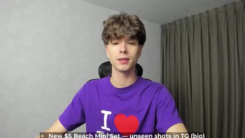 Snapshot of calvin_loves_you chatting on February 22, 2026, 5:00 pm Hey I am Calvin online show from February 22, 2026, 5:00 pm