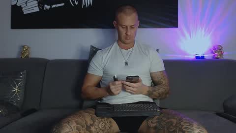 Calvin  online show from January 10, 2025, 9:20 pm