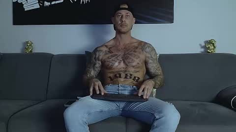 Calvin  online show from September 12, 2025, 10:43 pm