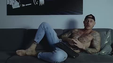 Calvin  online show from September 23, 2025, 12:02 am