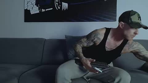 Calvin  online show from November 20, 2025, 11:48 pm