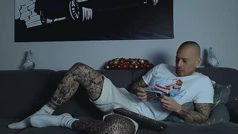 Calvin  online show from December 14, 2025, 12:27 am