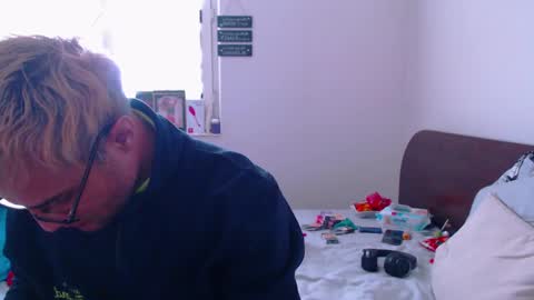 Calvinjohnlad online show from February 18, 2025, 7:54 am