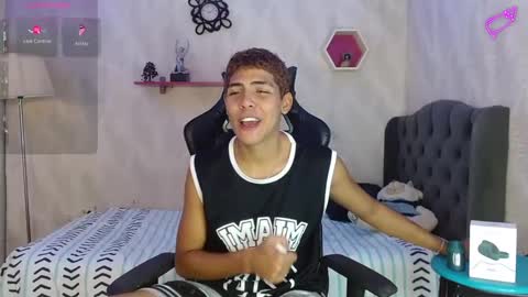 Snapshot of cam_sexyboy chatting on October 5, 2025, 3:21 pm cam_sexyboy online show from October 5, 2025, 3:21 pm