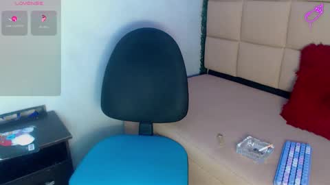 Snapshot of cam_sexyboy chatting on October 8, 2025, 2:20 am cam_sexyboy online show from October 8, 2025, 2:20 am