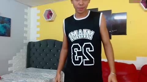 Snapshot of cam_sexyboy chatting on October 17, 2025, 1:03 pm cam_sexyboy online show from October 17, 2025, 1:03 pm