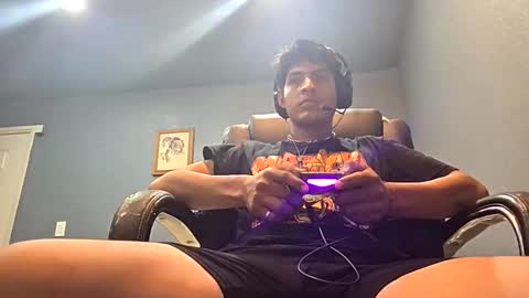 camachochuy1221 online show from December 21, 2025, 7:04 am