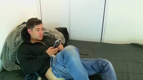 Snapshot of camara110 chatting on October 25, 2025, 8:03 pm camara110 online show from October 25, 2025, 8:03 pm