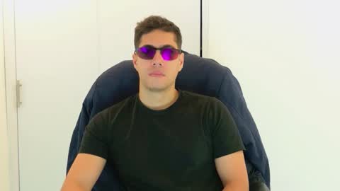 Snapshot of camara110 chatting on November 13, 2025, 9:36 pm camara110 online show from November 13, 2025, 9:36 pm