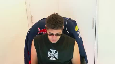 Snapshot of camara110 chatting on December 4, 2025, 2:21 am camara110 online show from December 4, 2025, 2:21 am