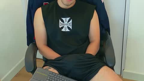 Snapshot of camara110 chatting on December 15, 2025, 3:49 pm camara110 online show from December 15, 2025, 3:49 pm