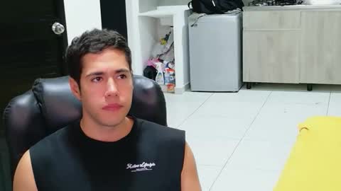 camara110 online show from May 24, 2026, 2:38 am