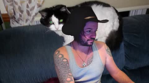 camarant online show from November 18, 2025, 9:14 am