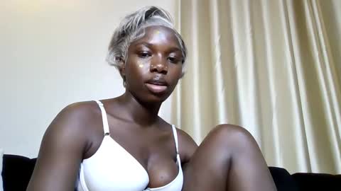 Princess online show from April 9, 2026, 2:44 pm