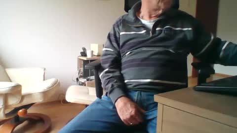 camcologne online show from January 14, 2026, 9:48 am