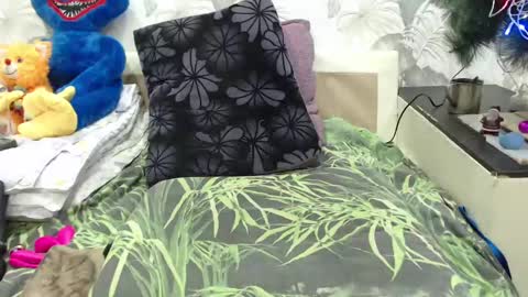 CamDiva1 online show from February 14, 2025, 6:40 pm