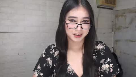 camela_star online show from September 25, 2025, 5:05 pm