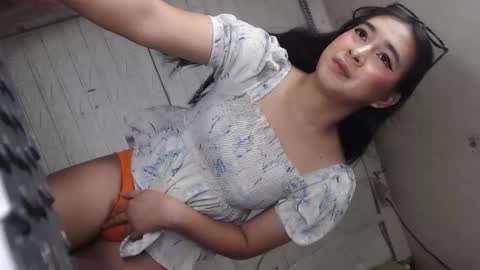 camela_star online show from November 13, 2025, 6:23 am