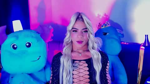 camelyharrper1 online show from October 6, 2025, 5:16 am