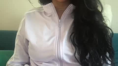 Snapshot of camerongibson chatting on January 3, 2025, 10:19 pm Cammie Cameron online show from January 3, 2025, 10:19 pm