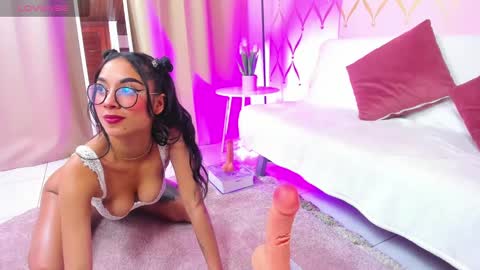 Camila online show from December 6, 2024, 3:30 am