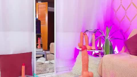 Camila online show from September 26, 2025, 5:44 am