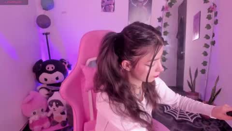Snapshot of cami_mila99 chatting on October 16, 2025, 9:49 pm CAMI online show from October 16, 2025, 9:49 pm