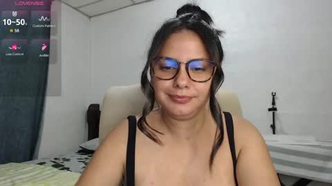 Snapshot of cami_valbuena chatting on April 17, 2026, 3:09 am Camila Valbuena online show from April 17, 2026, 3:09 am