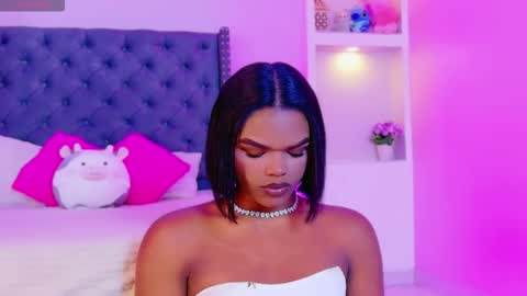 camiestrada online show from November 7, 2025, 5:18 am