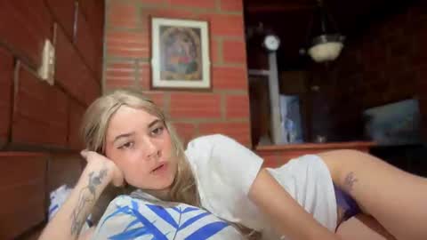 camii19y online show from October 13, 2025, 9:26 pm