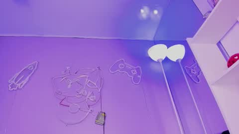 Snapshot of camiila_osorio chatting on March 5, 2026, 8:27 pm Camila Osorio online show from March 5, 2026, 8:27 pm